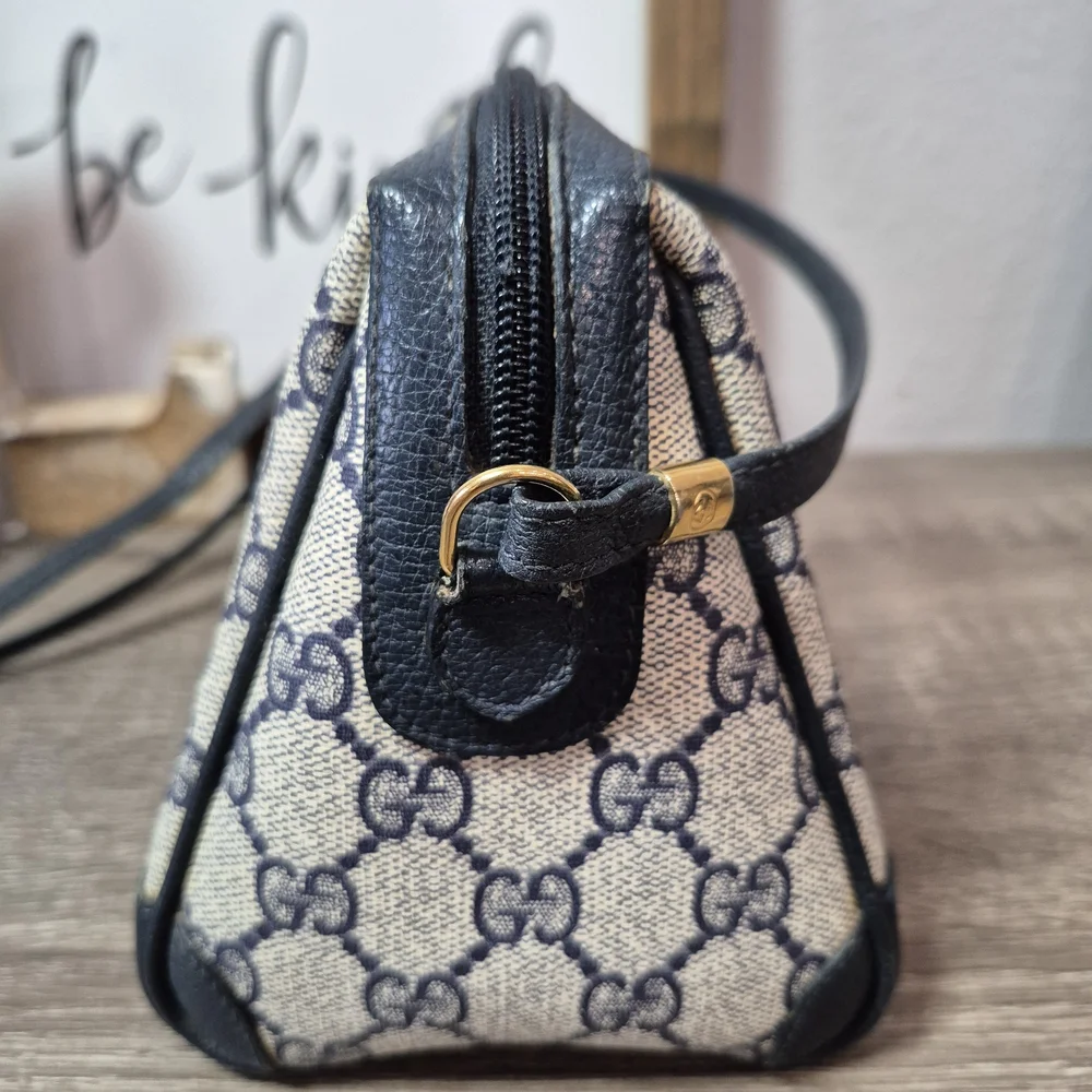Gucci Vintage Crosbody Bag In Great Condition, 100% Authentic - Picture 9 of 11